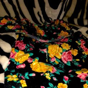 Hi I am selling a magazine shirt the  size is large